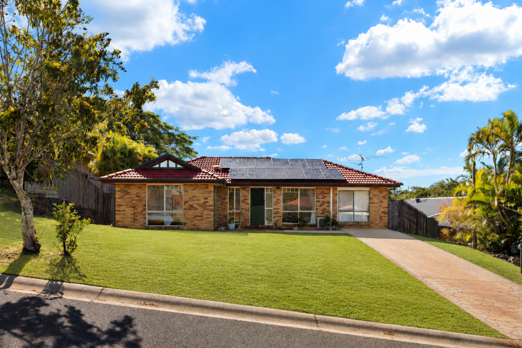 20 Pineneedle Ct, Oxenford, QLD 4210