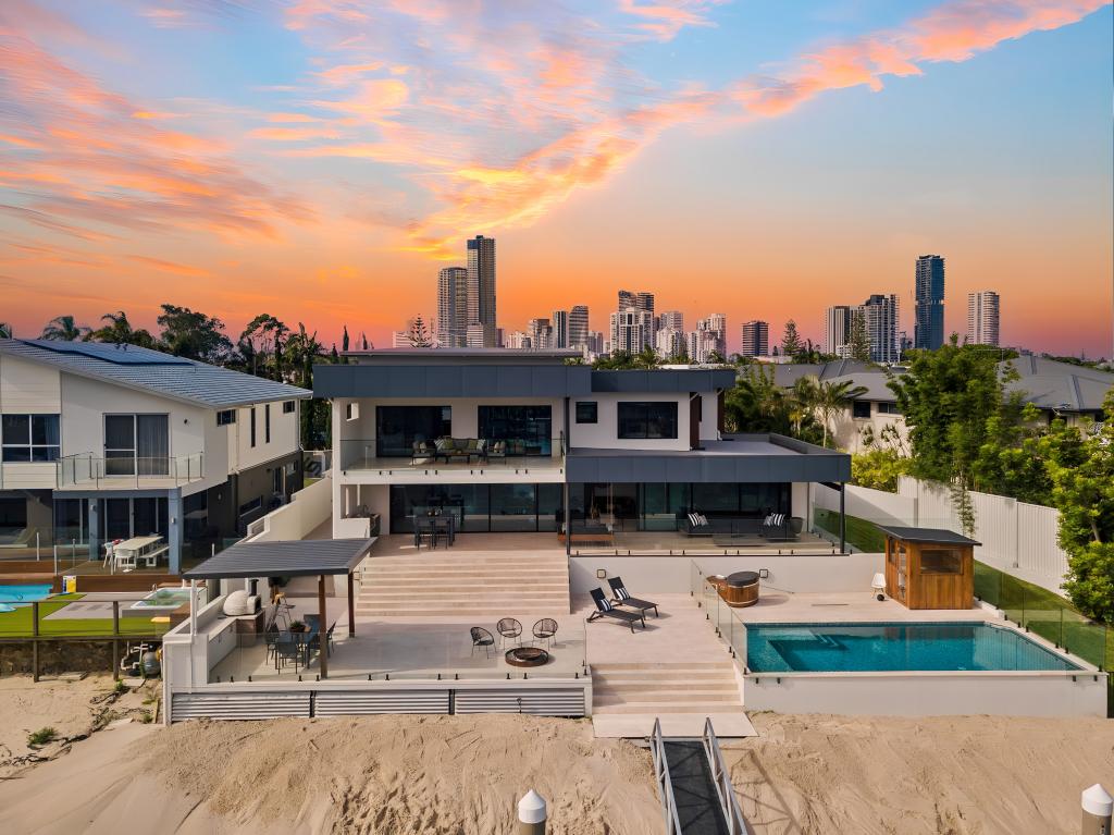 11 Gretel Dr, Mermaid Waters, QLD 4218