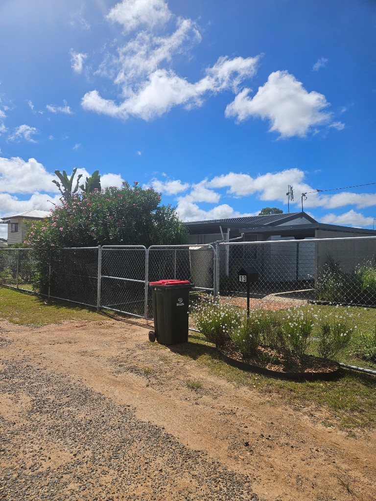13 Avoca Pl, Nanango, QLD 4615