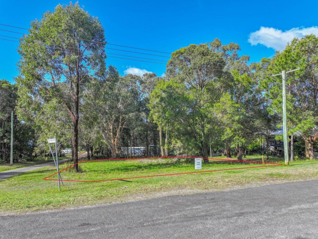 61 Hume St, Russell Island, QLD 4184