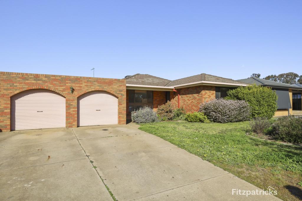 43 Pinaroo Dr, Glenfield Park, NSW 2650