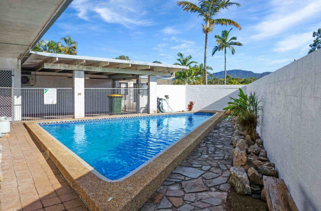 3/9 Tulip Cl, Manunda, QLD 4870