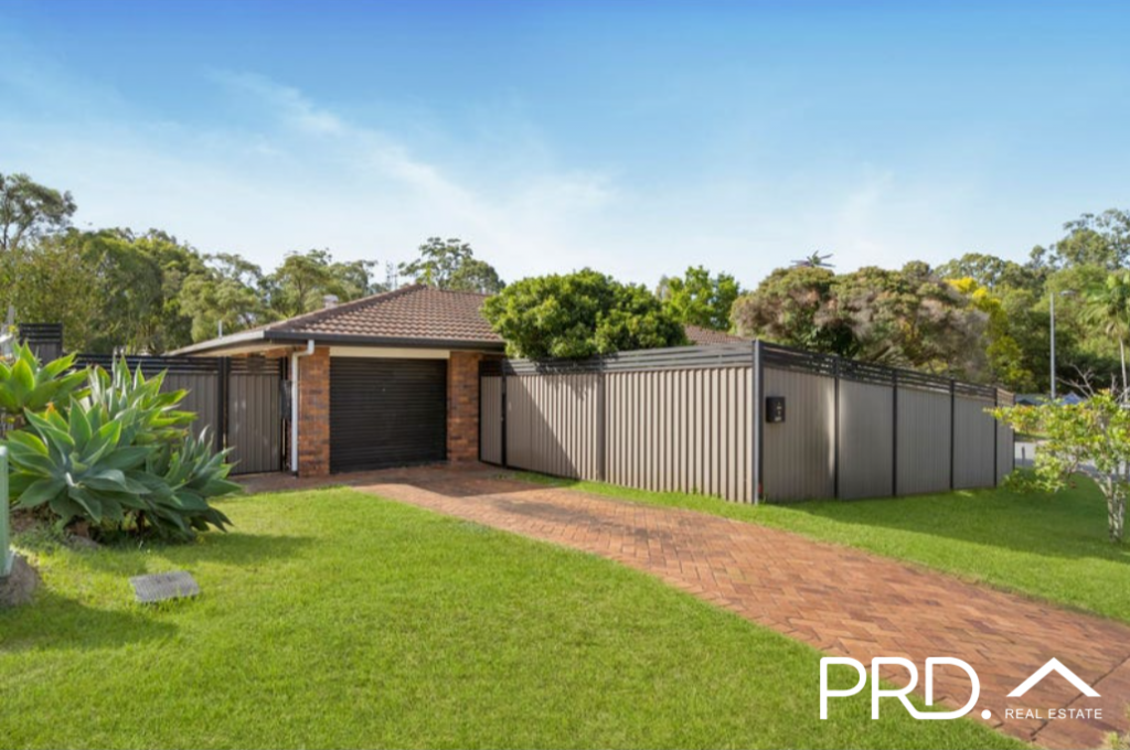 1 Woolmere St, Carrara, QLD 4211