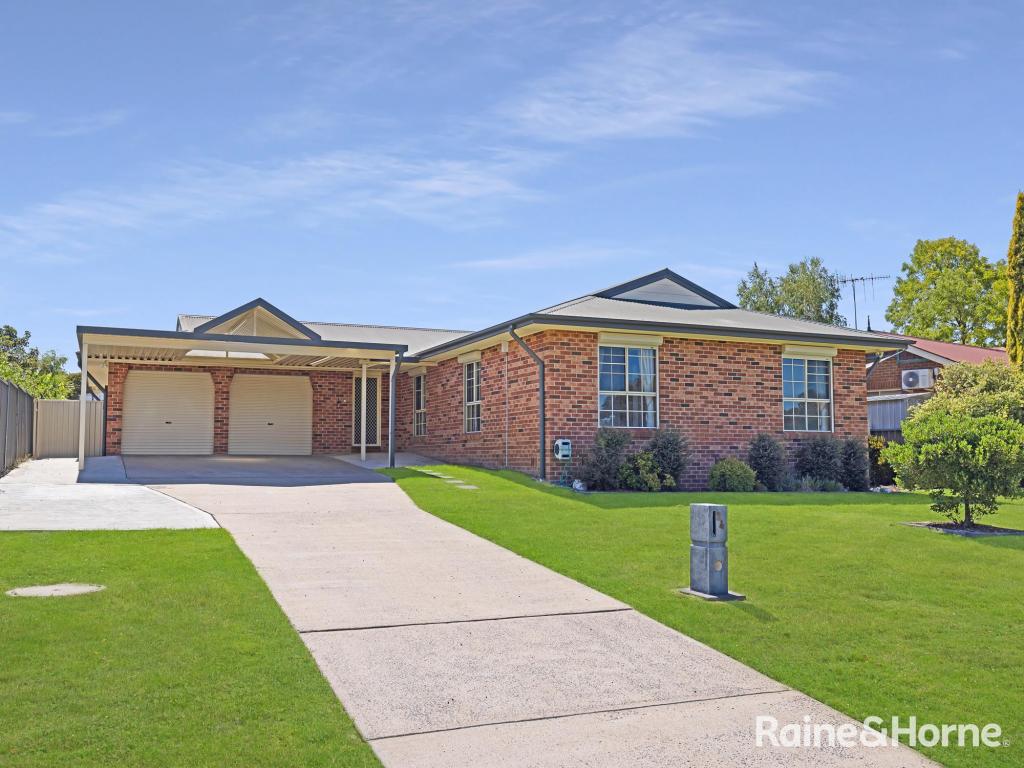 24 Barker Cct, Kelso, NSW 2795