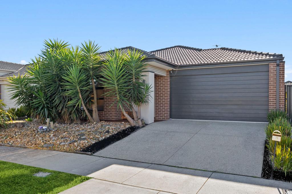10 Dream Ave, Clyde North, VIC 3978