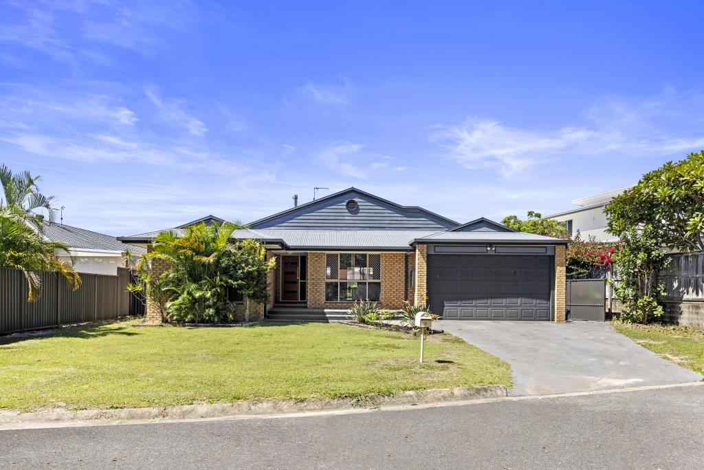 4 Yerrecoin Pl, Burleigh Waters, QLD 4220