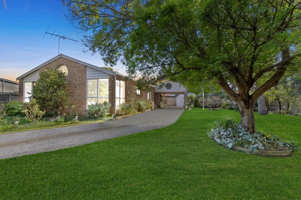 4 Scarborough Cl, Point Lonsdale, VIC 3225