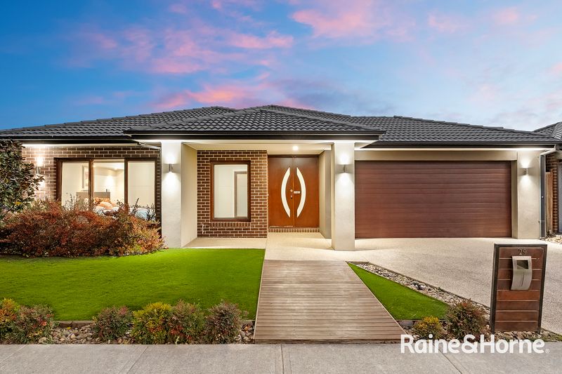29 PAMPLONA WAY, CLYDE NORTH, VIC 3978