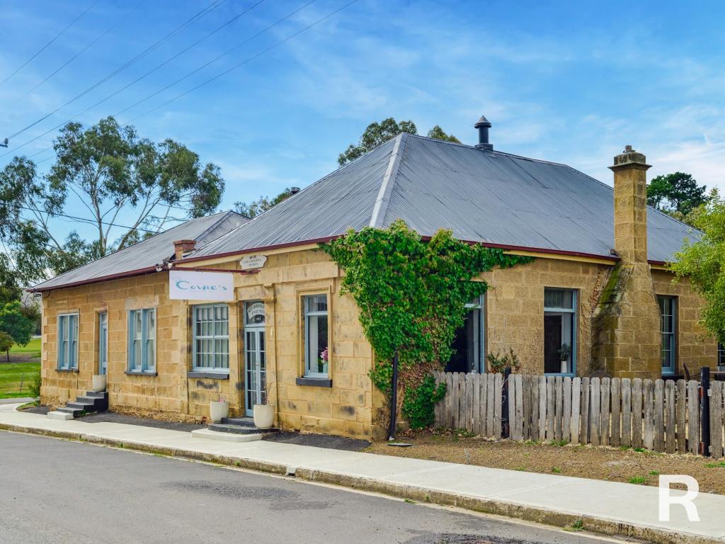 8 Arthur St, Hamilton, TAS 7140