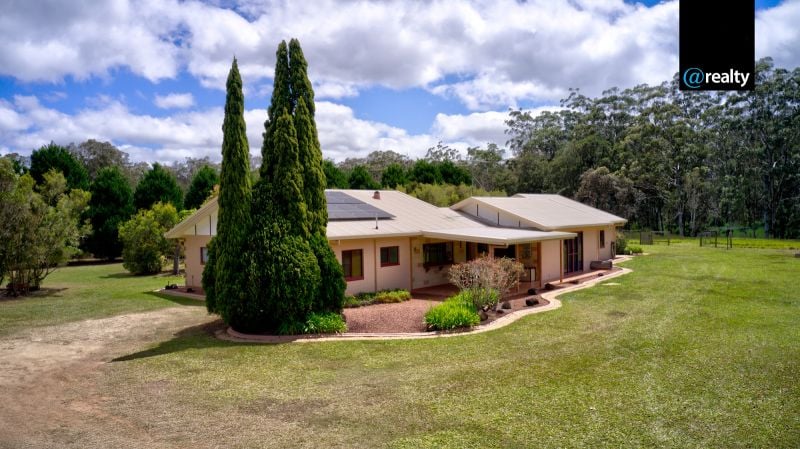 105 Jones Rd, Tumoulin, QLD 4888