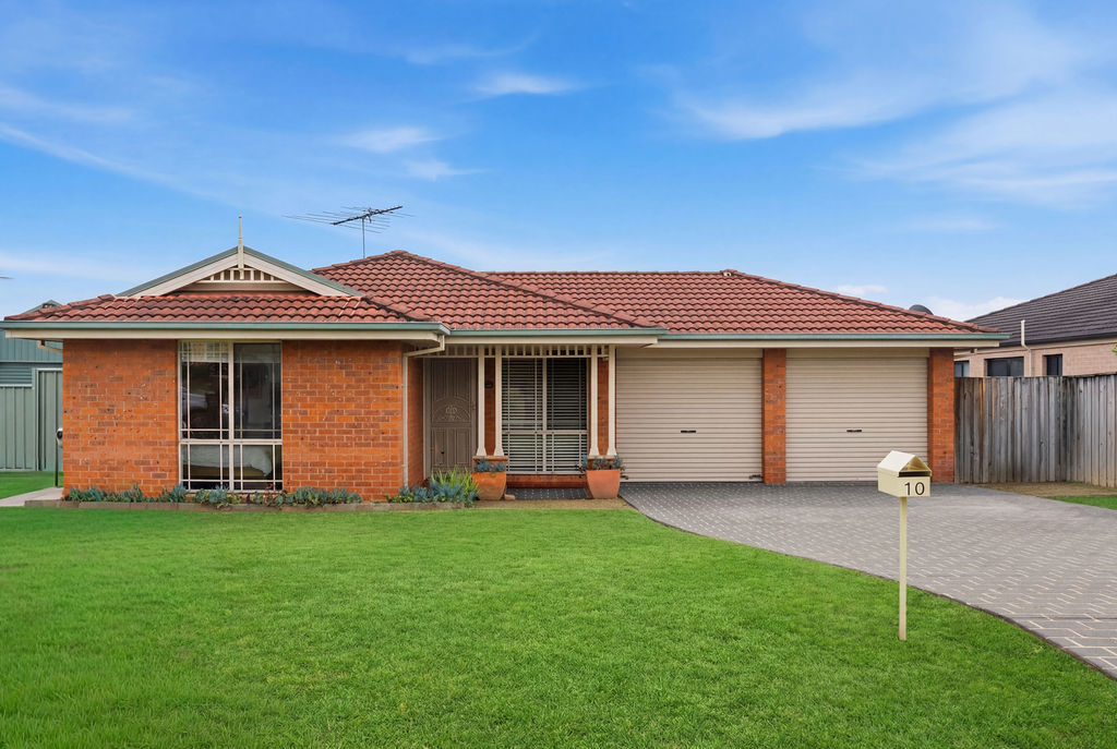 10 CURTIN PL, NARELLAN VALE, NSW 2567