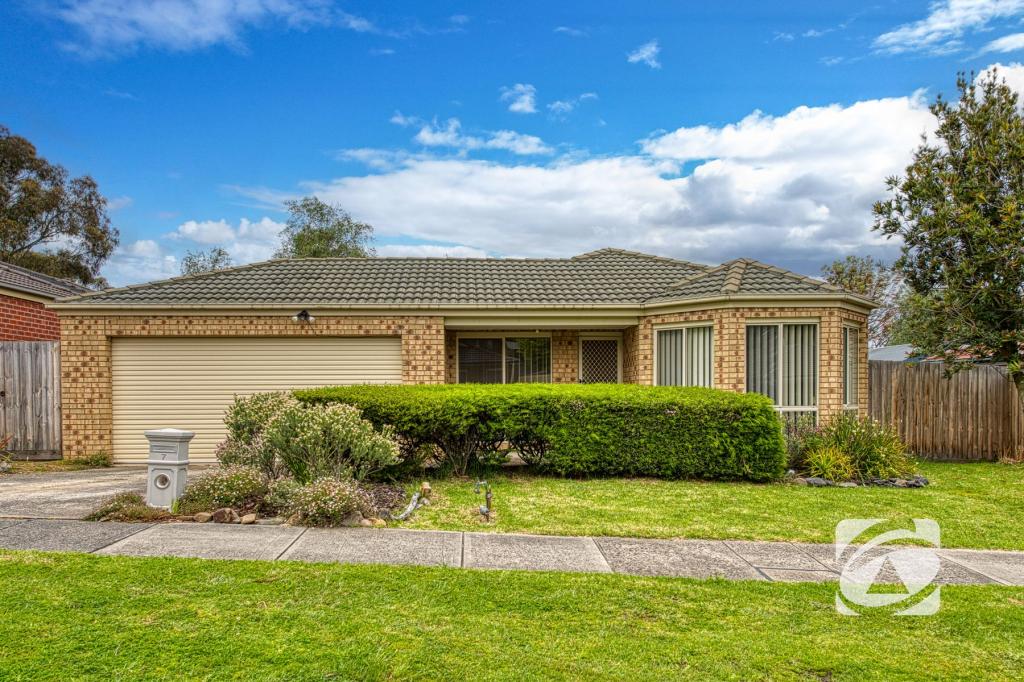 7 CHELSEA CRES, BERWICK, VIC 3806