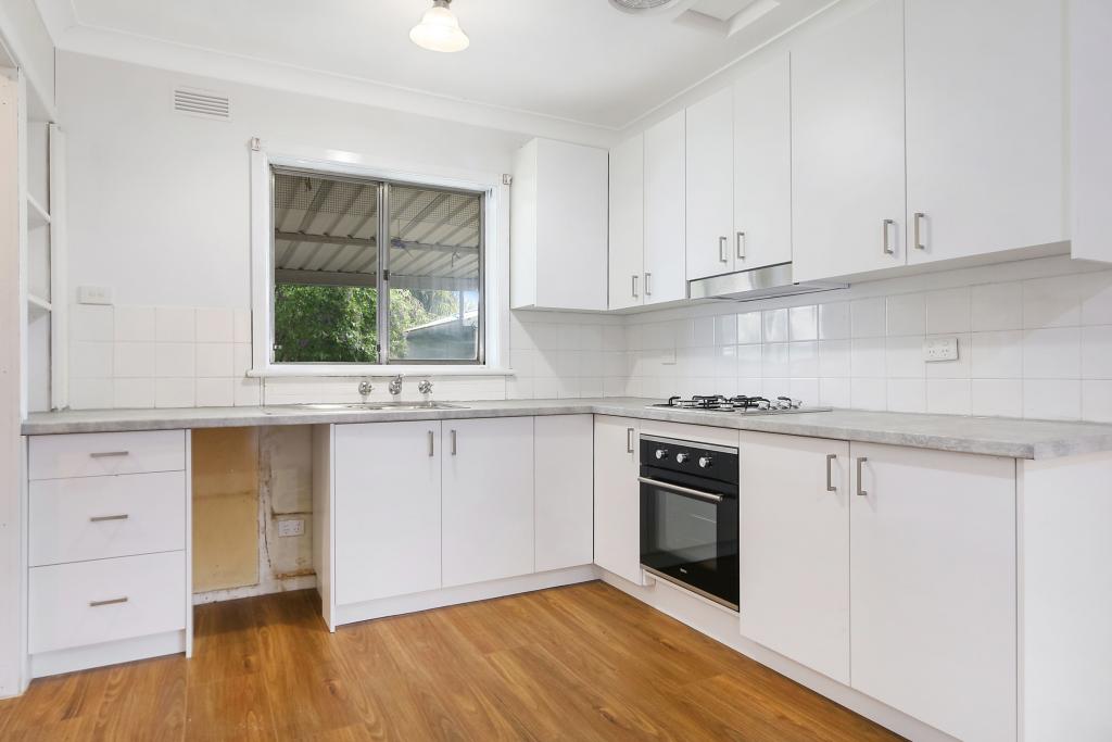 425 English Ave, Lavington, NSW 2641