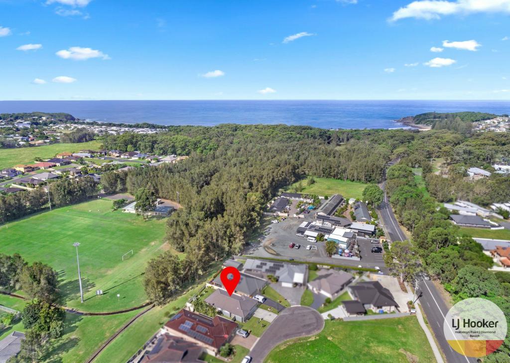 12 Laguna Ct, Black Head, NSW 2430