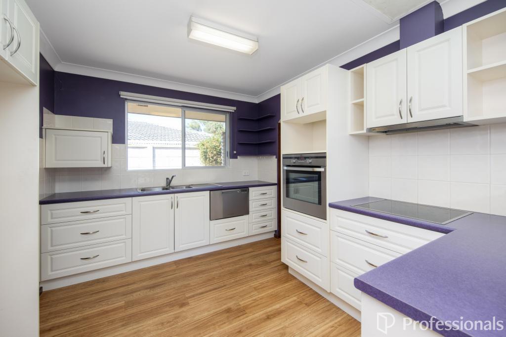 18 Shield Rd, Lesmurdie, WA 6076