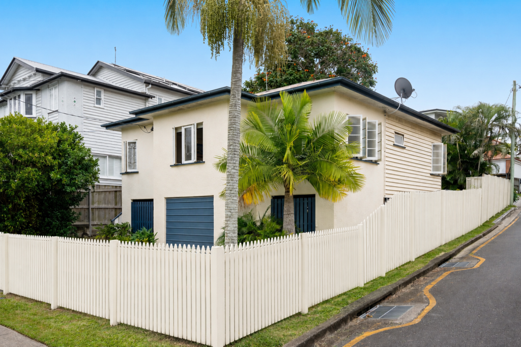 61 Mackay St, Coorparoo, QLD 4151