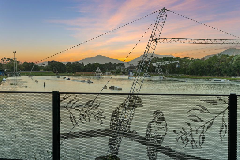 15 WAKEPARK LANE, SMITHFIELD, QLD 4878