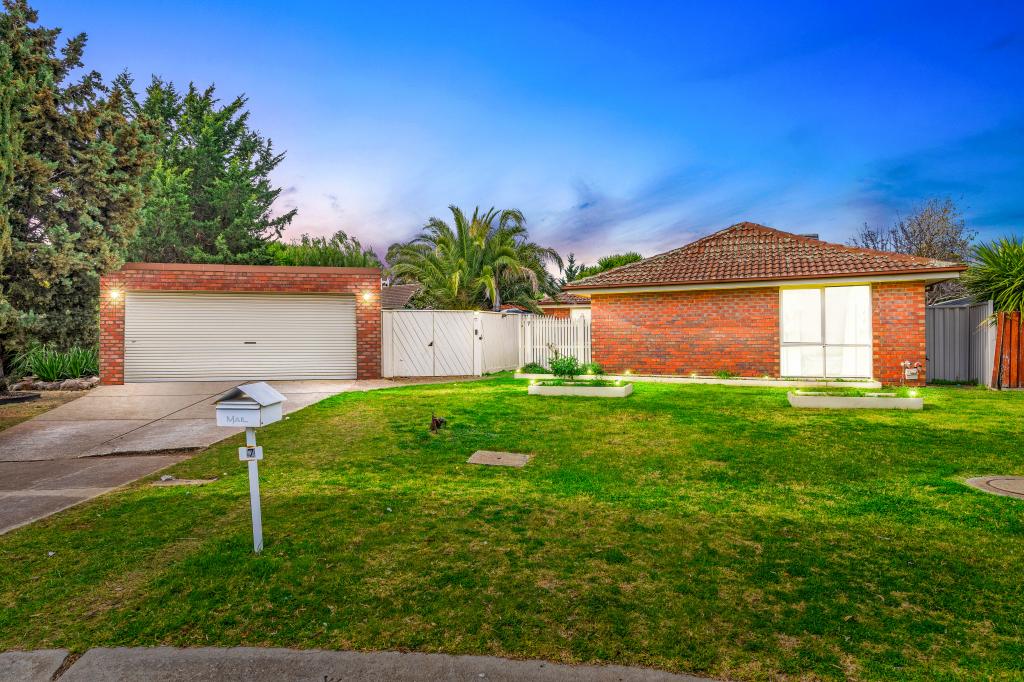 7 Craigmore Pl, Melton West, VIC 3337