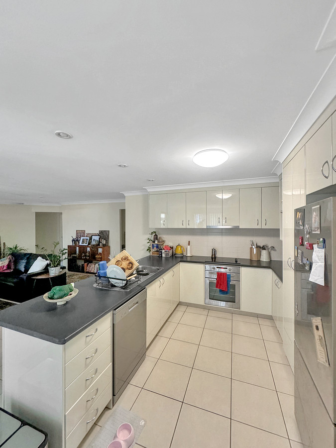 4 Brittany Cres, Raceview, QLD 4305