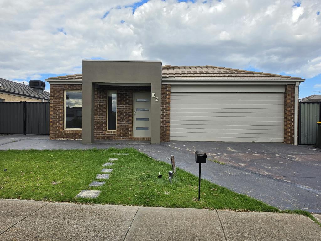 32 LAURENCE WAY, TARNEIT, VIC 3029