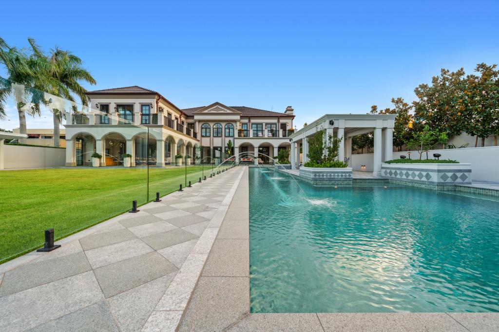 6 Maryland Ave, Carrara, QLD 4211