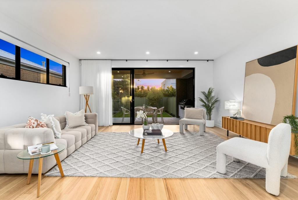 15A MAIDSTONE ST, ALTONA, VIC 3018