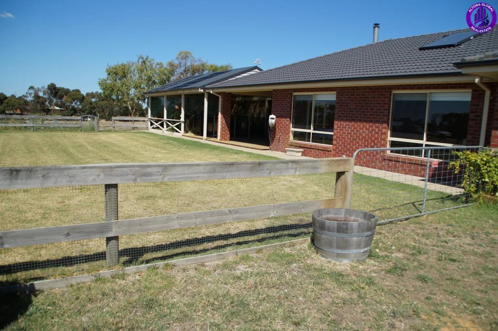 145 Harriott Rd, Charlemont, VIC 3217