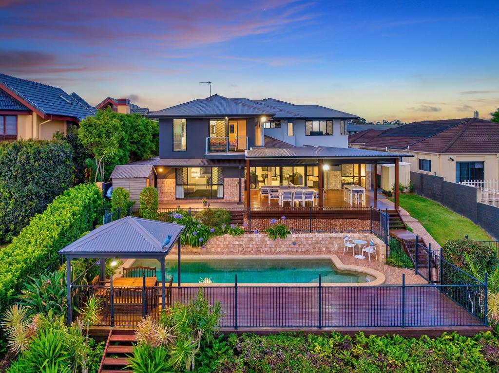 52 Cabana Bvd, Benowa, QLD 4217