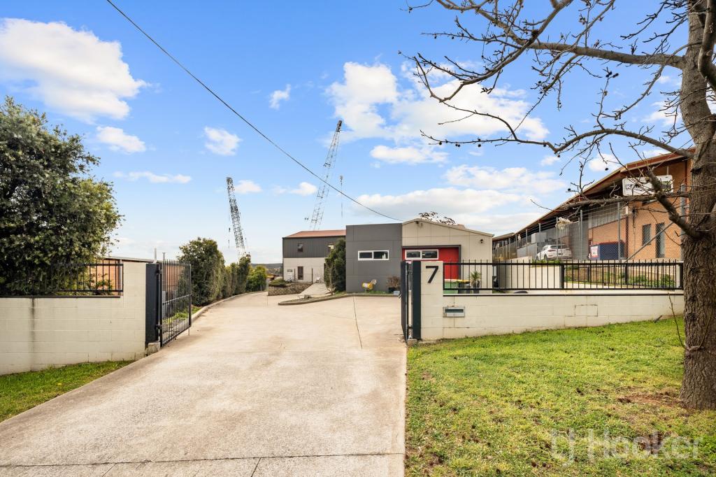 7 Aurora Pl, Queanbeyan East, NSW 2620