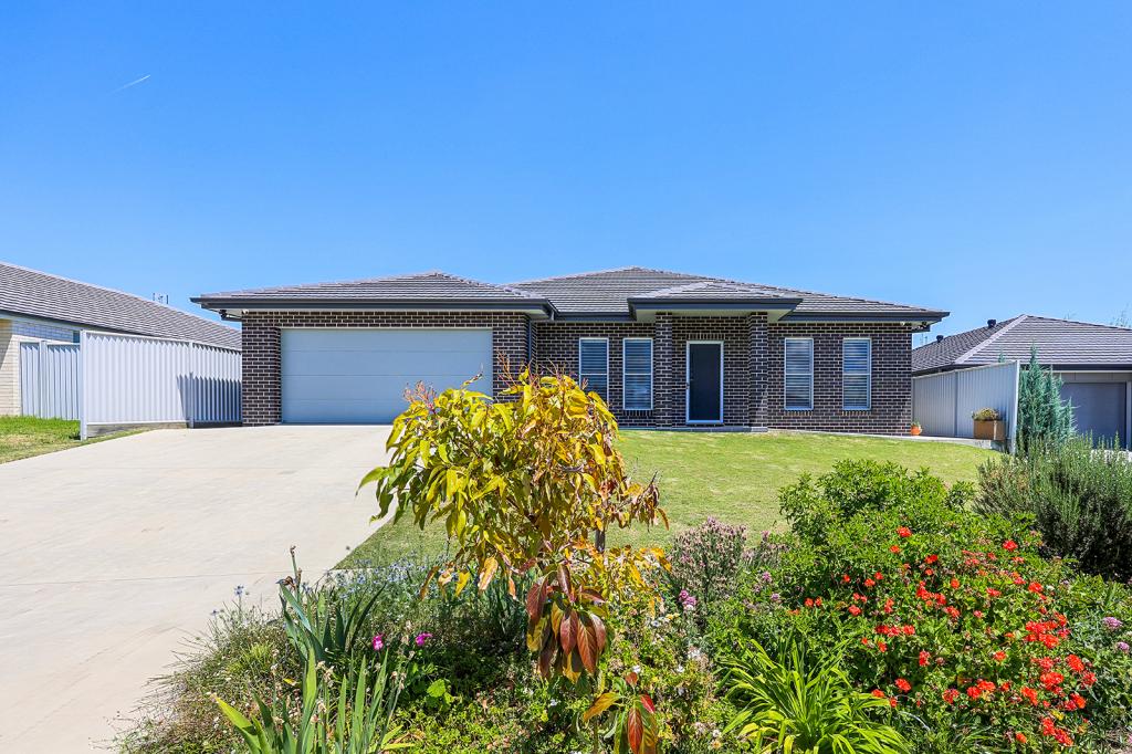 10 Palomino Pl, Hillvue, NSW 2340