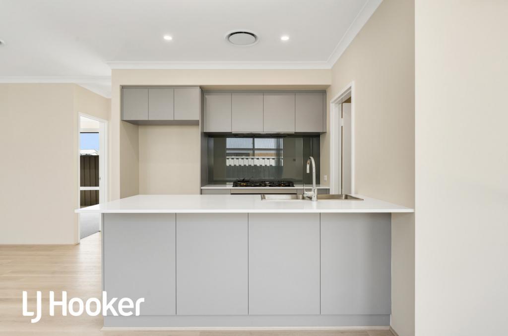 10 Newton St, Eglinton, WA 6034