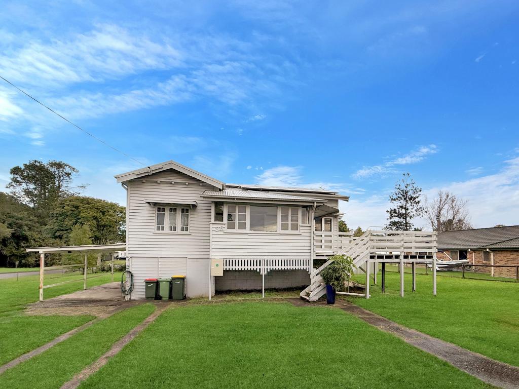 28 Hendy St, Woodford, QLD 4514
