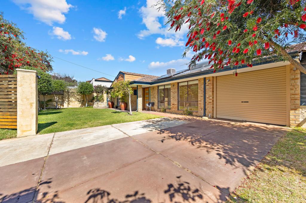 22 DAVID CRES, HILLARYS, WA 6025