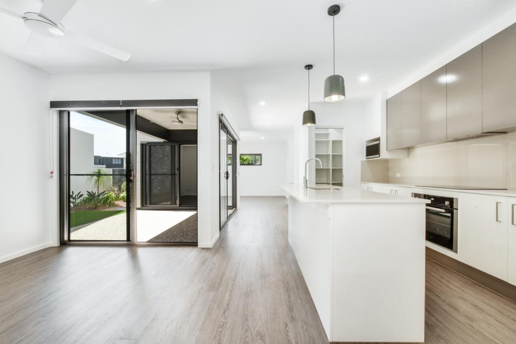 11 CLAREMONT DR, MAROOCHYDORE, QLD 4558