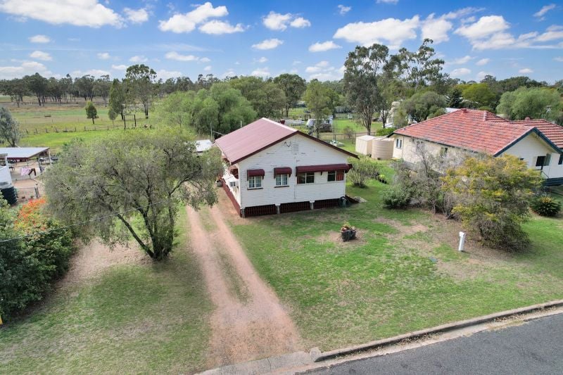 10 George St, Millmerran, QLD 4357