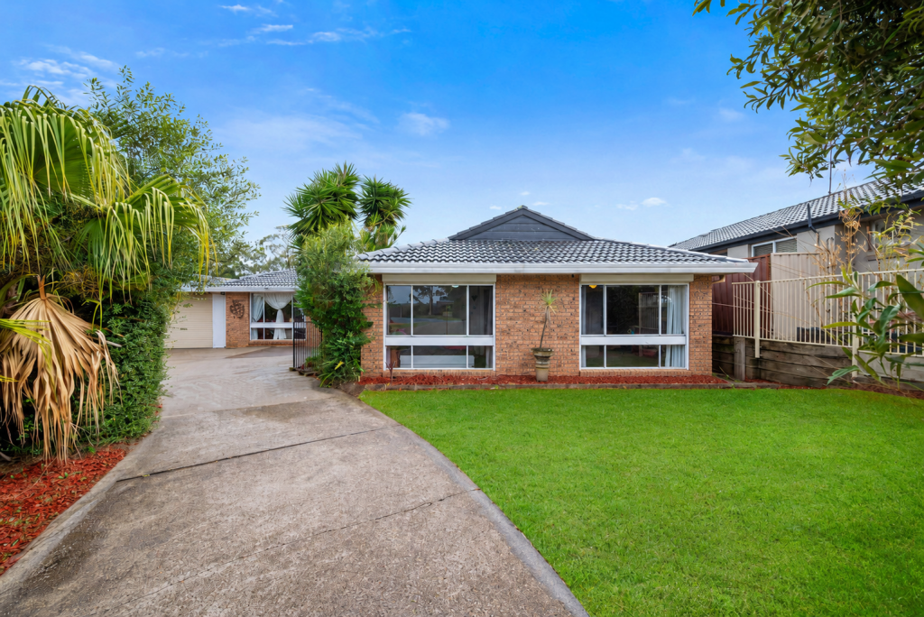 6 Cinnabar St, Eagle Vale, NSW 2558