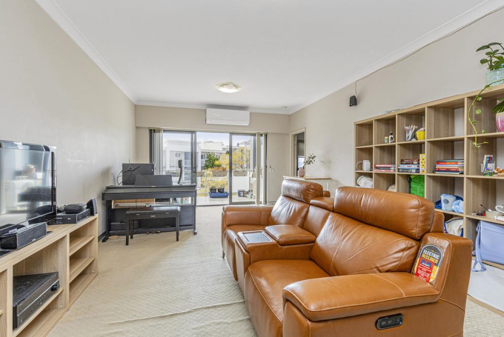 30/2 Walsh Loop, Joondalup, WA 6027