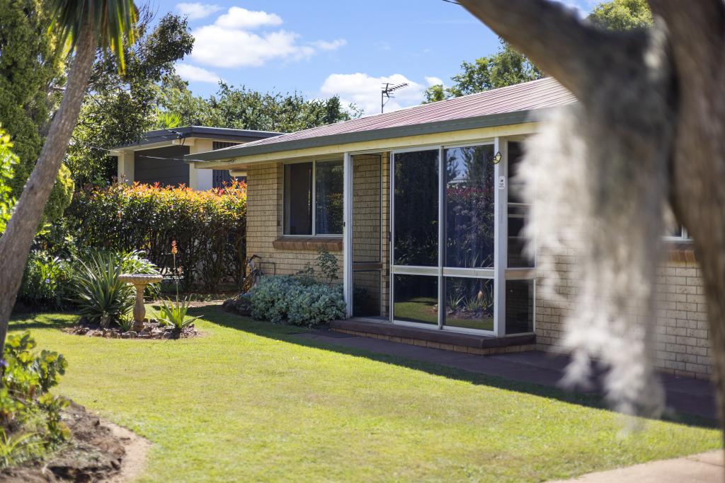 4 Bingara St, Mount Lofty, QLD 4350