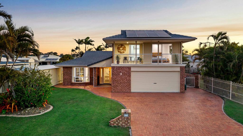3 Skinner Cres, Urangan, QLD 4655