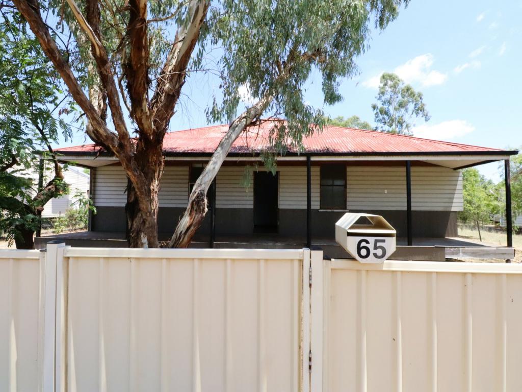 65 Quintin St, Roma, QLD 4455