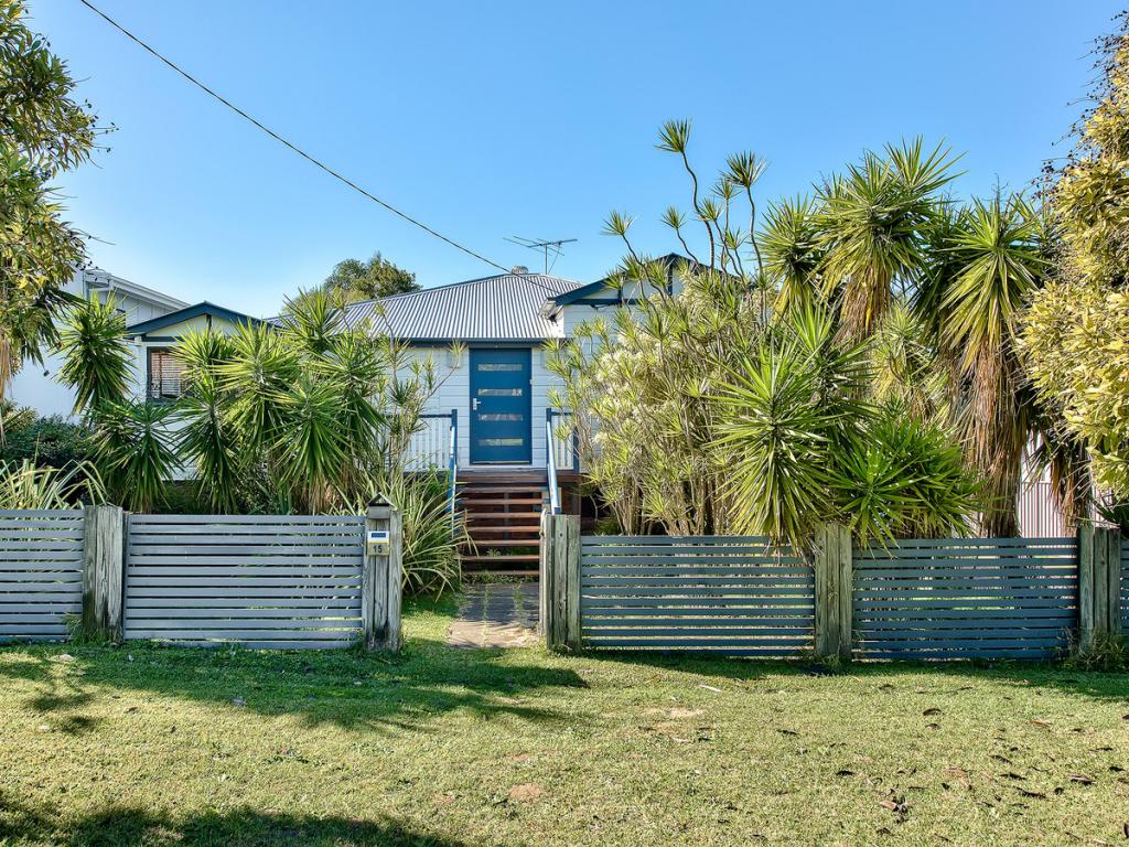 15 Shackleton St, Kedron, QLD 4031