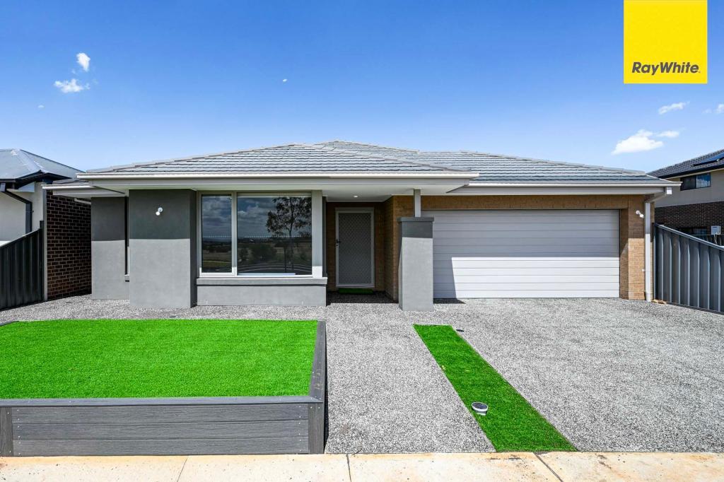 90 Basildon Cres, Strathtulloh, VIC 3338