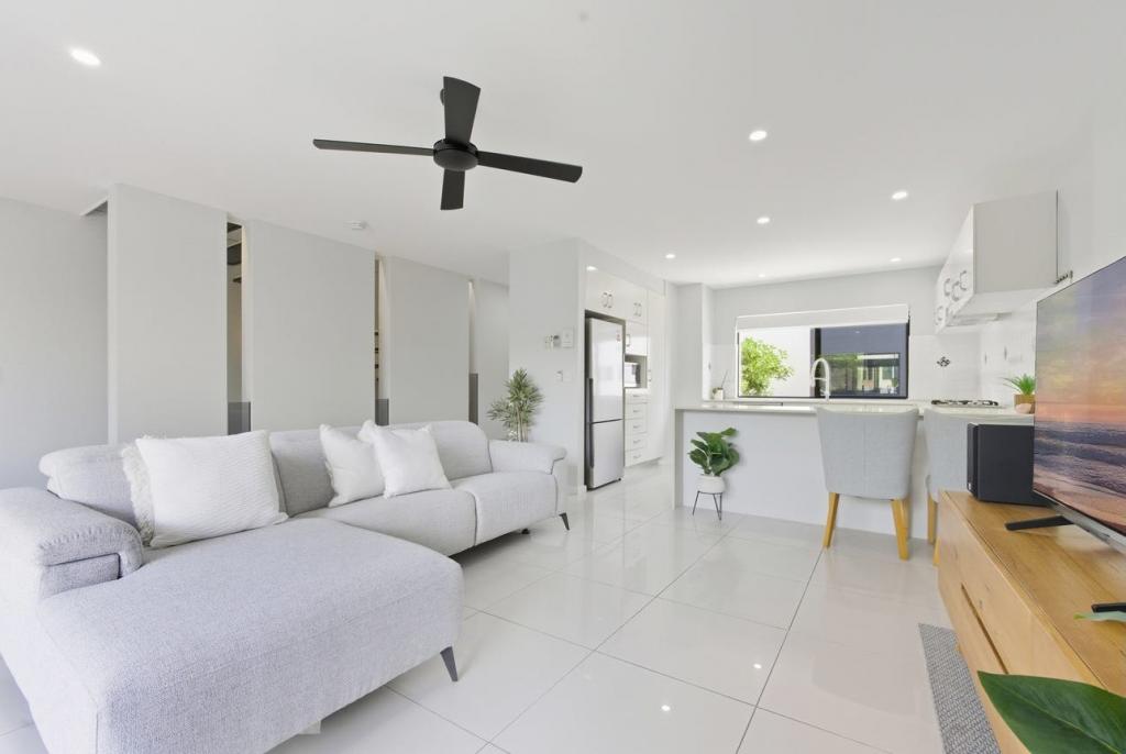 3/22 Bath St, Labrador, QLD 4215