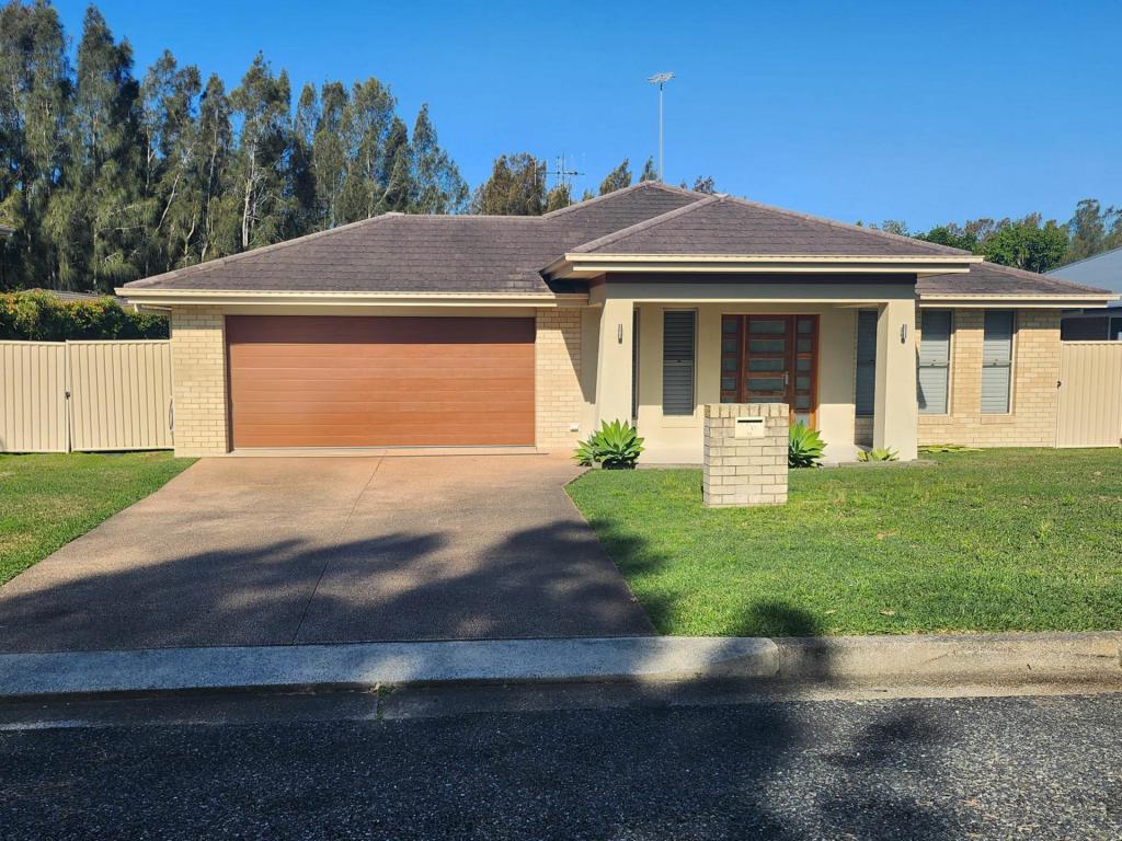 33 James Foster Dr, Black Head, NSW 2430