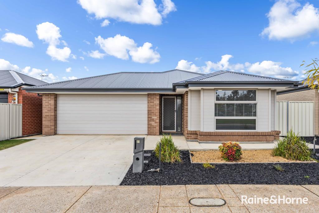 27 Yamuna Ave, Munno Para West, SA 5115