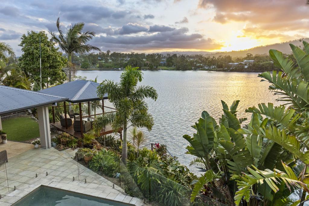 27 Brittany Dr, Oxenford, QLD 4210