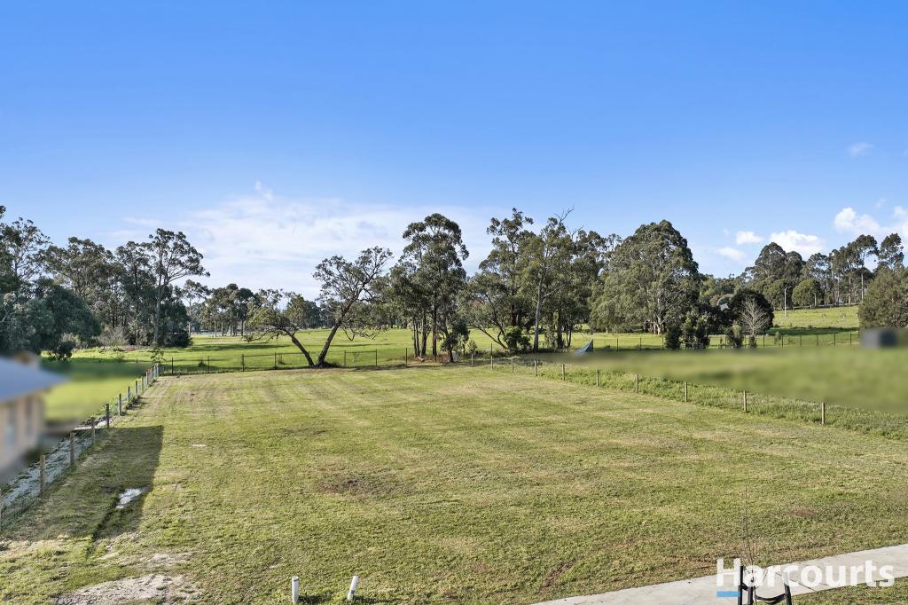 17 Royal Pines Dr, Drouin, VIC 3818