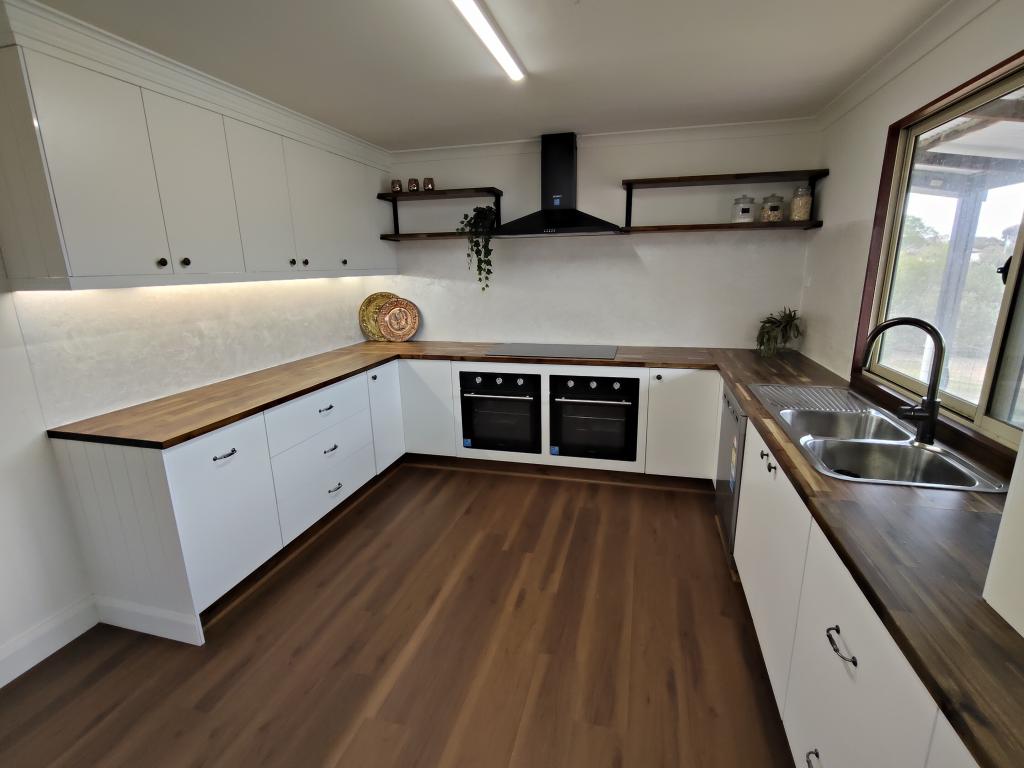 162 & 164 Vincent St, Beverley, WA 6304