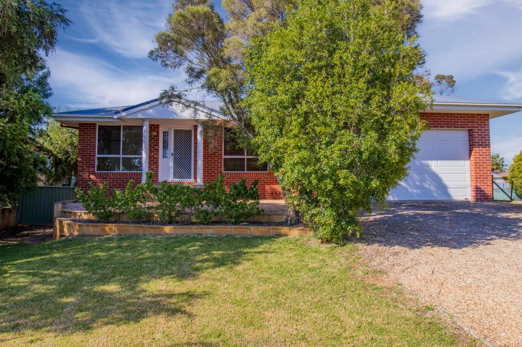 12 Hillam Ave, Narrabri, NSW 2390