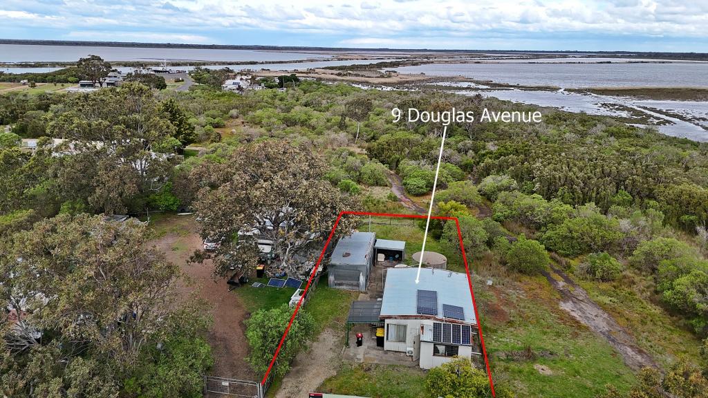 9 Douglas Ave, Hollands Landing, VIC 3862